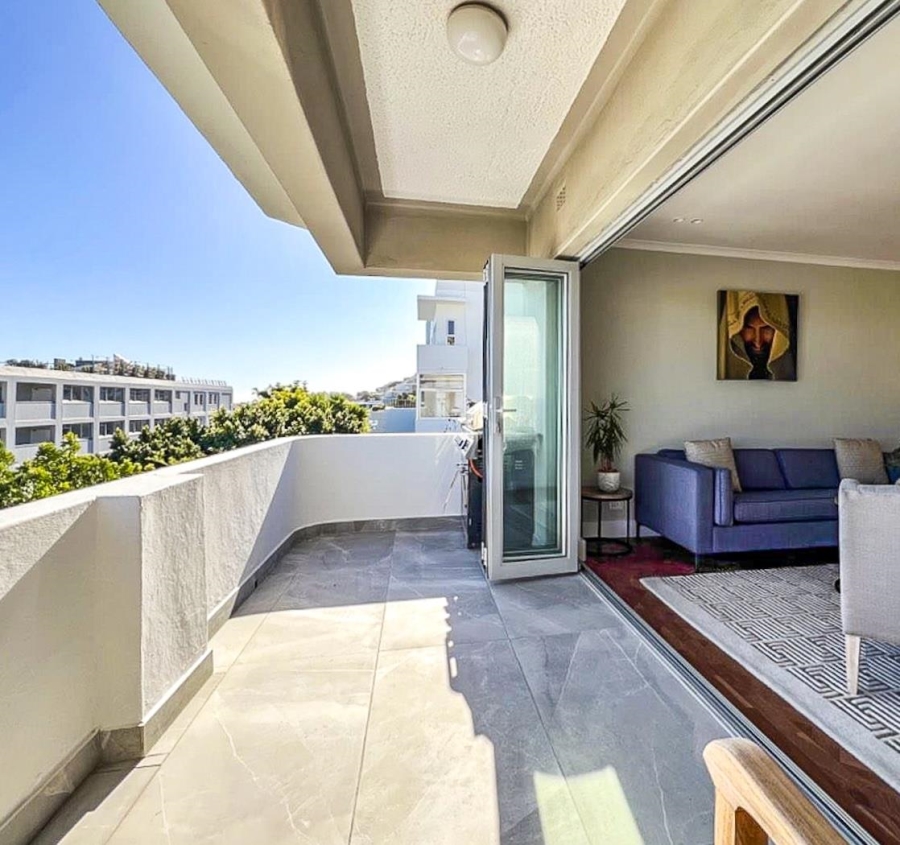 2 Bedroom Property for Sale in Sea Point Western Cape
